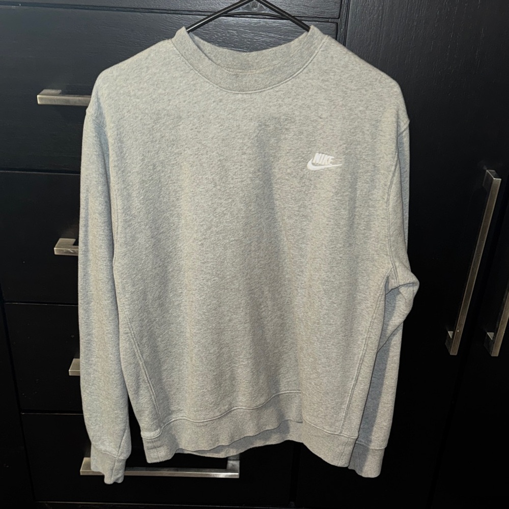 Nike Men's Light Gray Crewneck Sweater